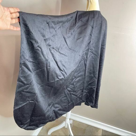 Tom Gutie Baby Alpaca Round Edge Cape Black - Picture 7 of 12